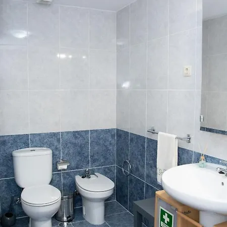 Vizinha's Dad's Apartment